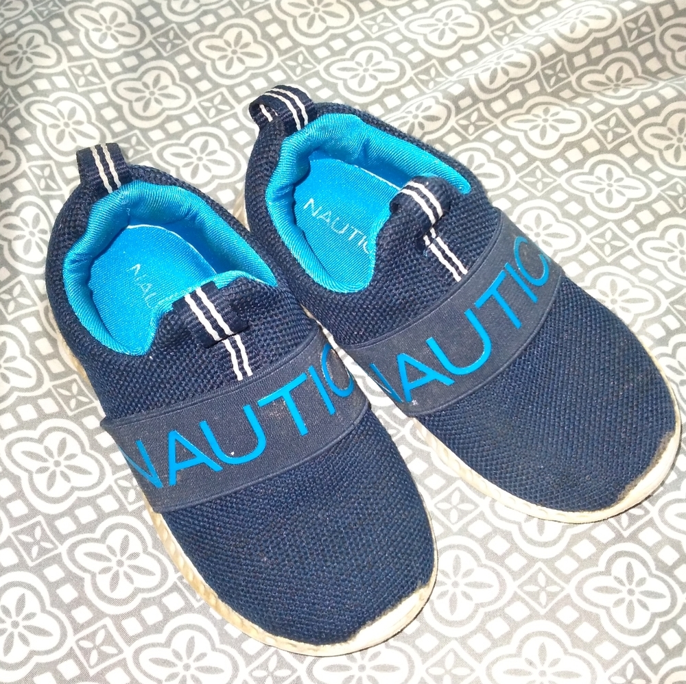 Nautica Slip Ons 8T